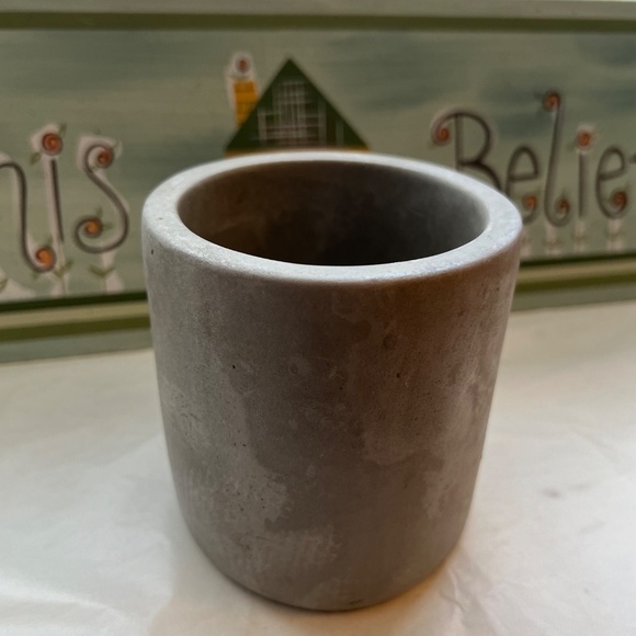 This House Believes Sign Gift Bundle Rustic
Cross Hope Planter & Cross Bookmark - Picture 3 of 14